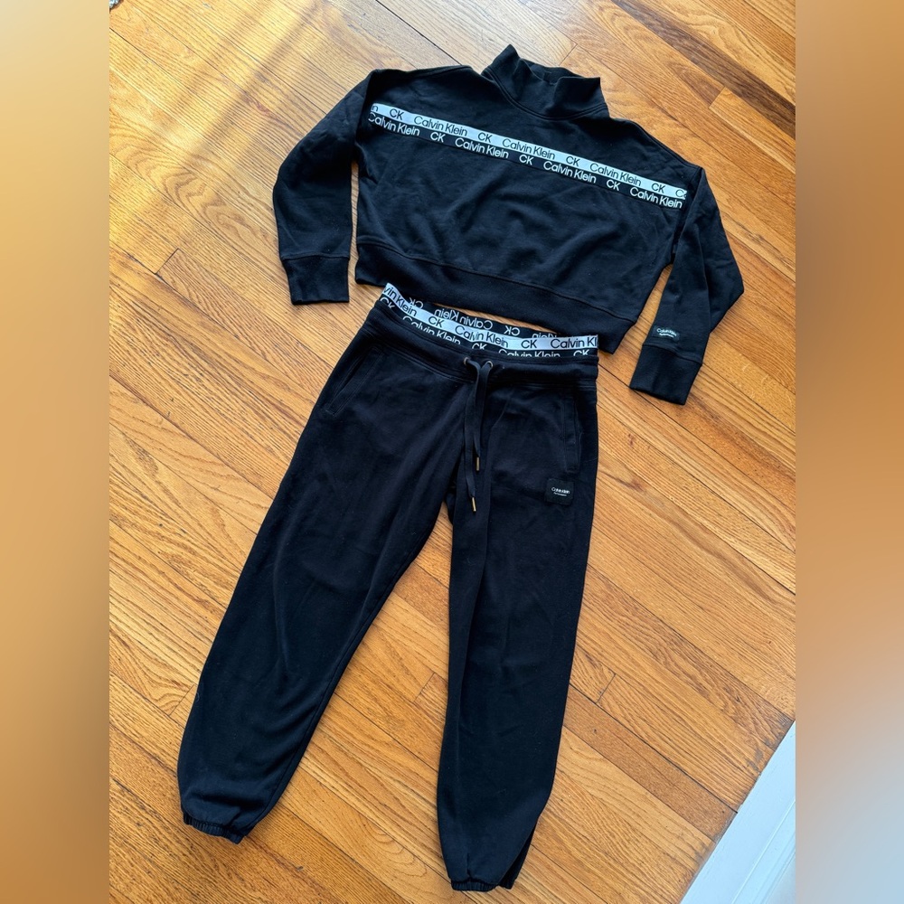 Calvin Klein jogger set